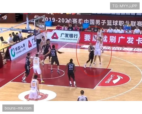 篮球比赛中打手犯规的具体规则判定解析